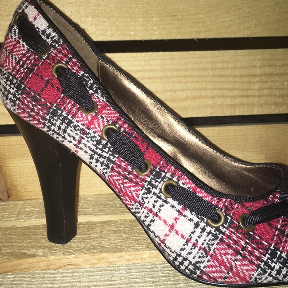 Vintage Steve Madden Pumps - Picture 2 of 2
